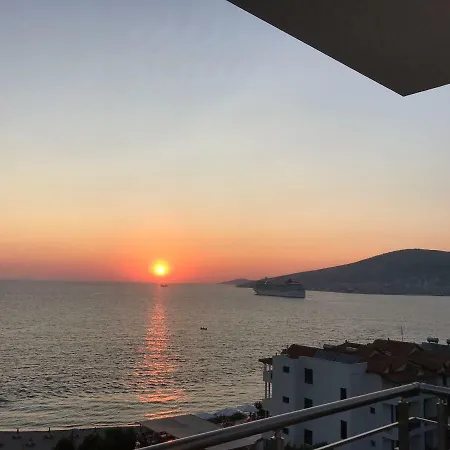 Sunset 公寓 *